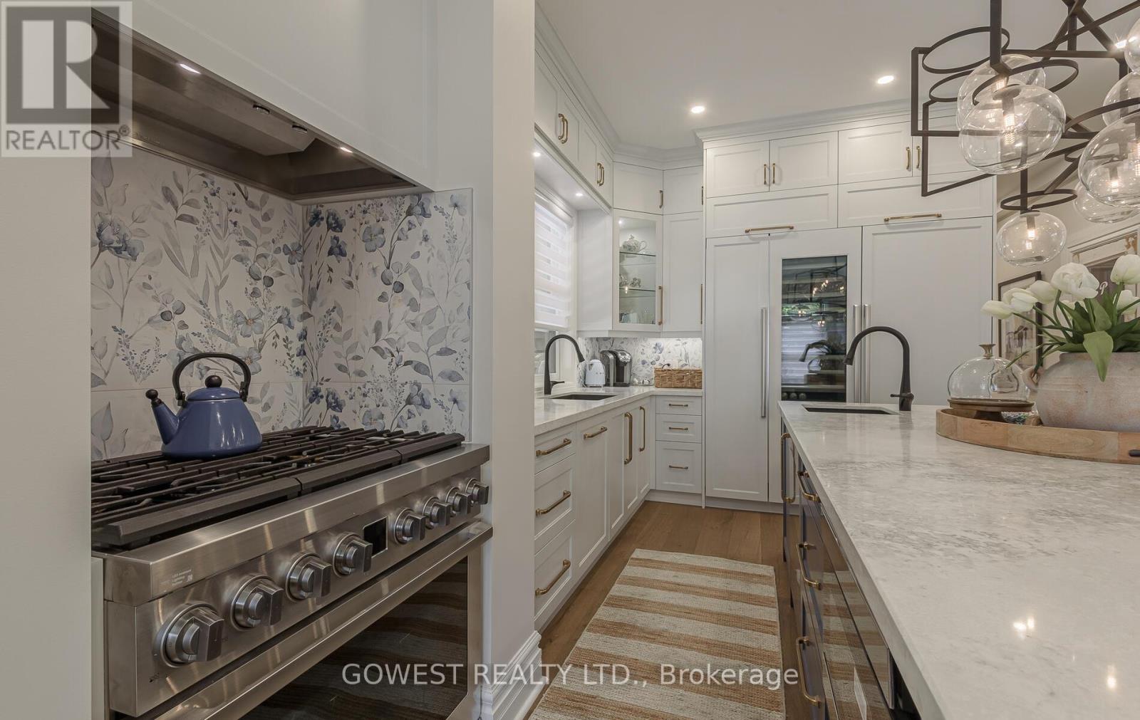 Photo 18 of 376 Chartwell Road, Oakville ON