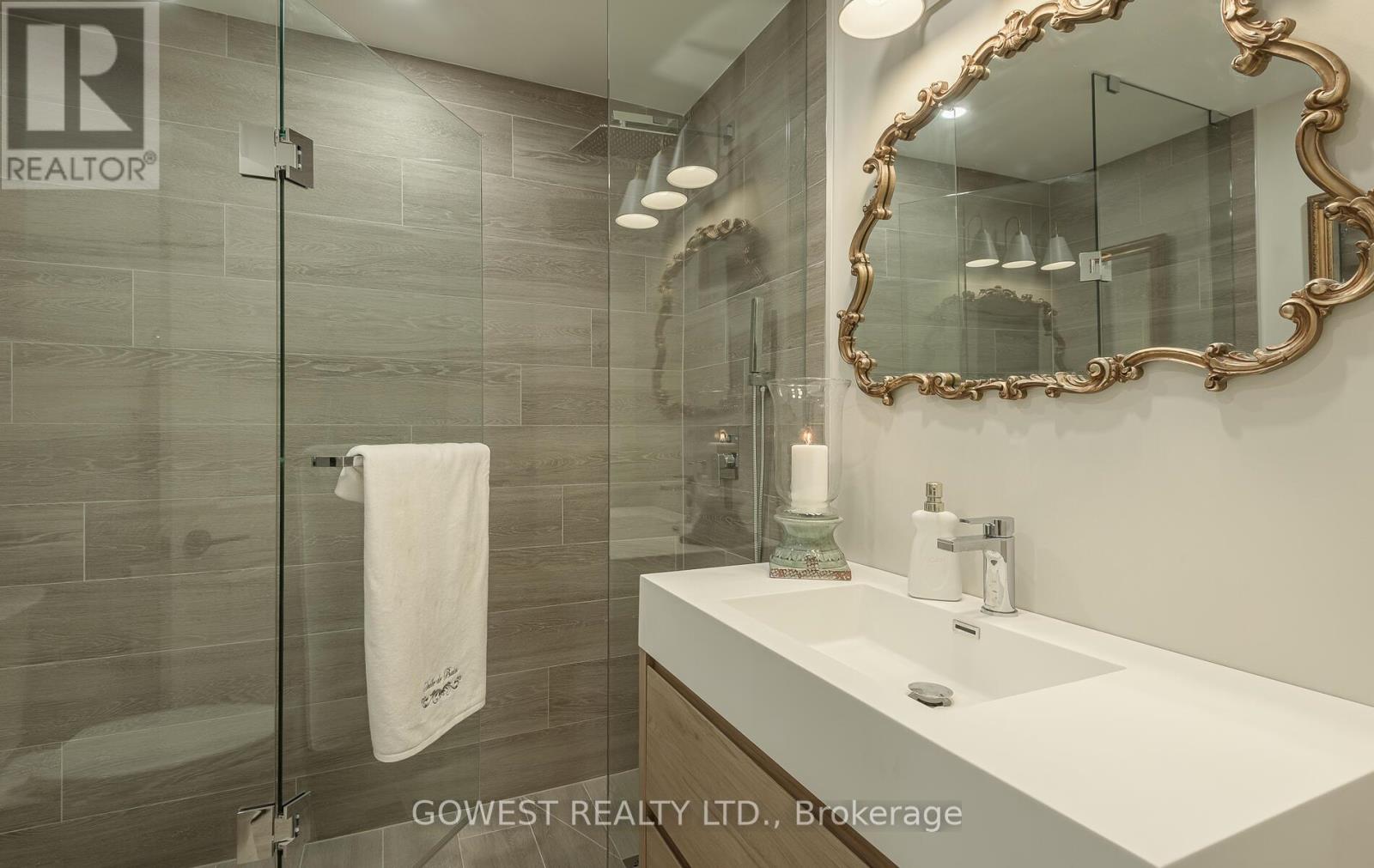 Photo 37 of 376 Chartwell Road, Oakville ON