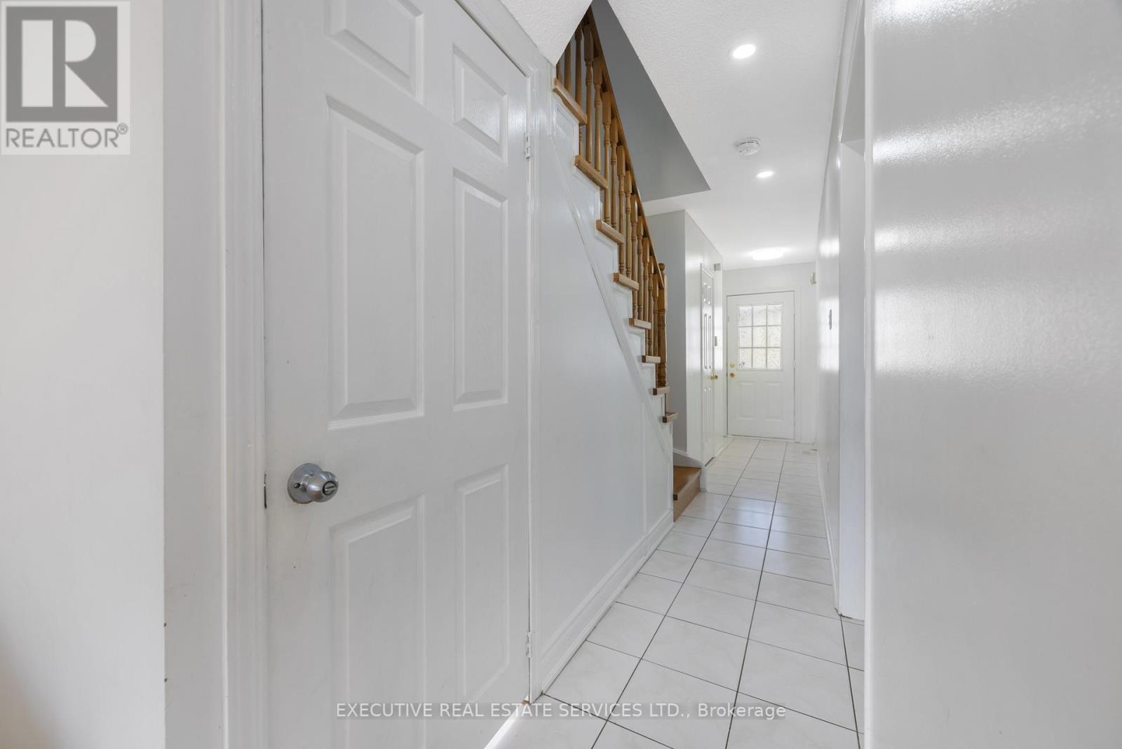 Photo 16 of 39 Caruso Drive, Brampton ON