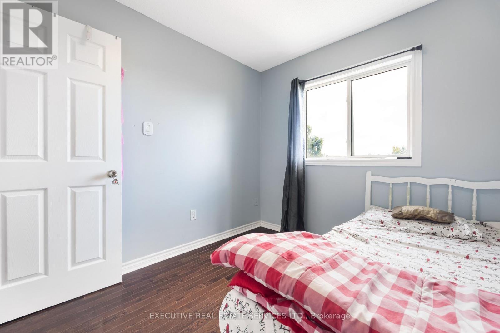 Photo 28 of 39 Caruso Drive, Brampton ON