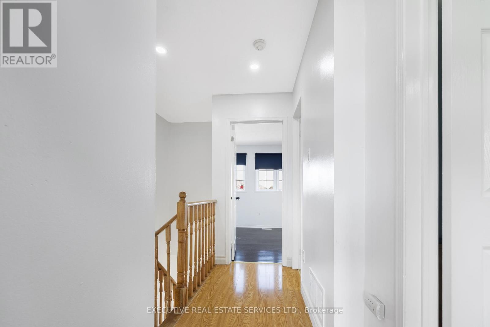 Photo 35 of 39 Caruso Drive, Brampton ON