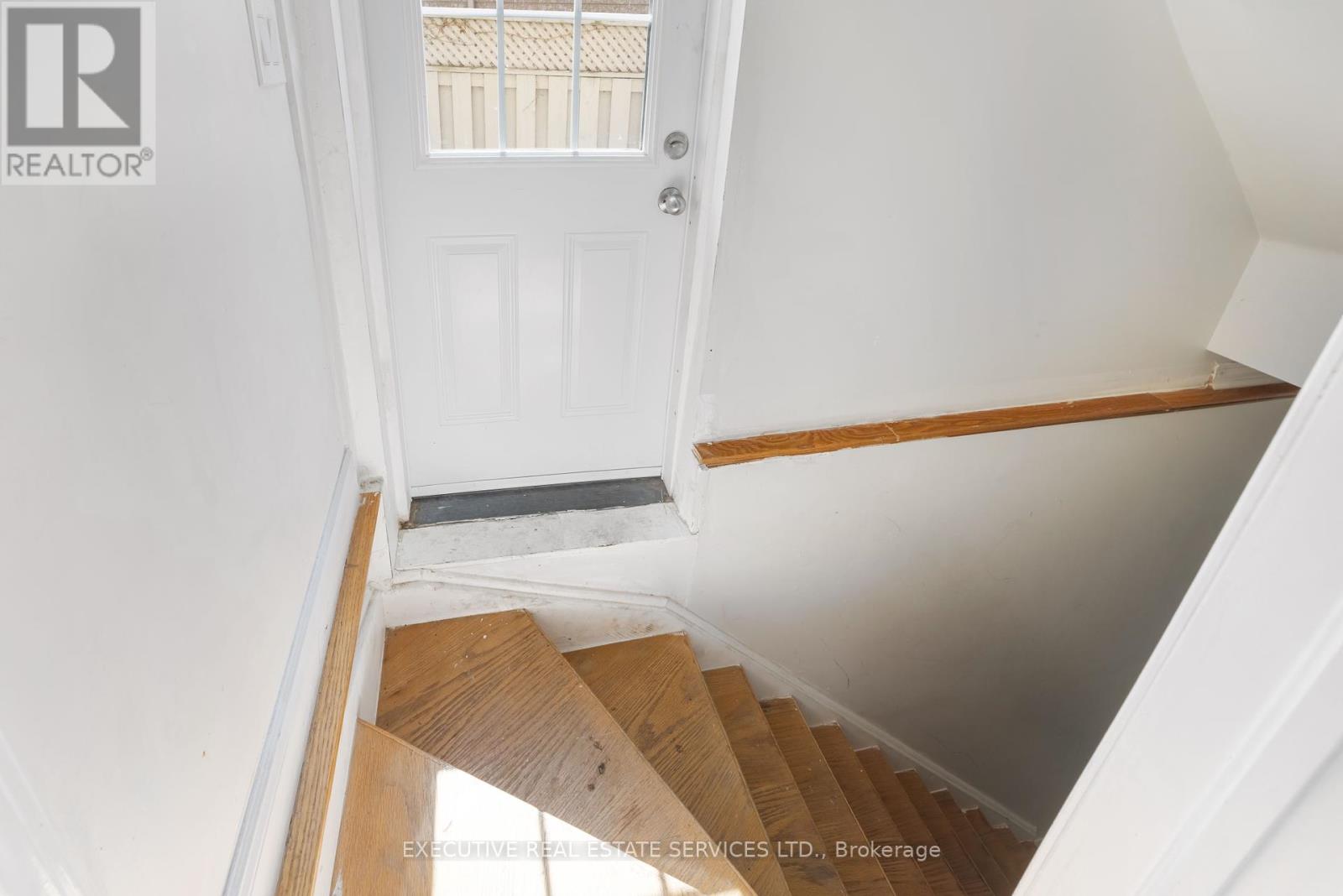 Photo 36 of 39 Caruso Drive, Brampton ON