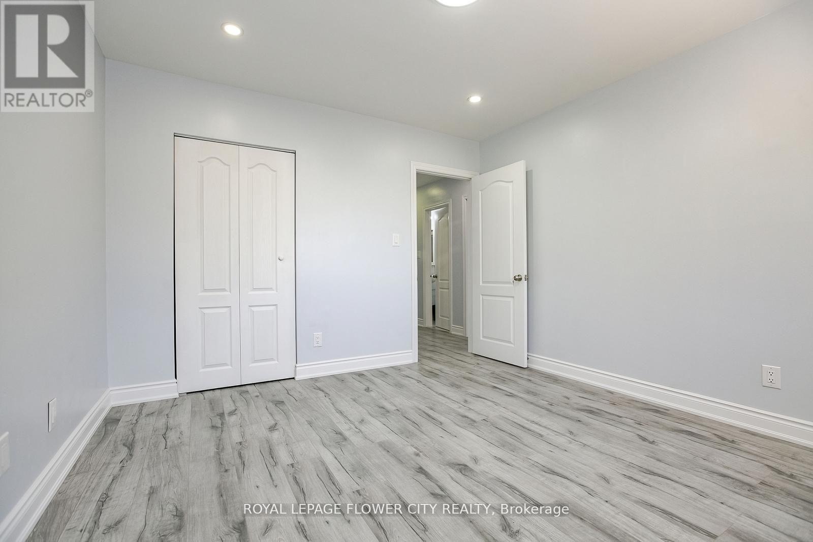 Photo 18 of 76 Northwood Drive, Brampton ON