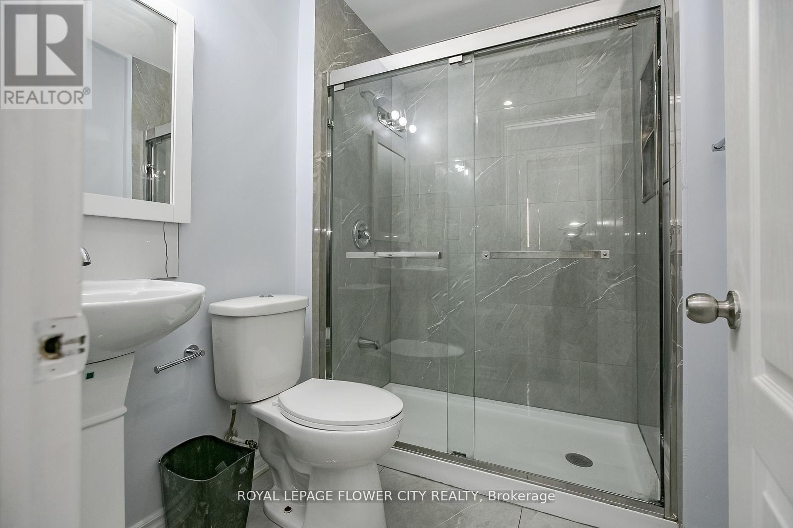 Photo 19 of 76 Northwood Drive, Brampton ON
