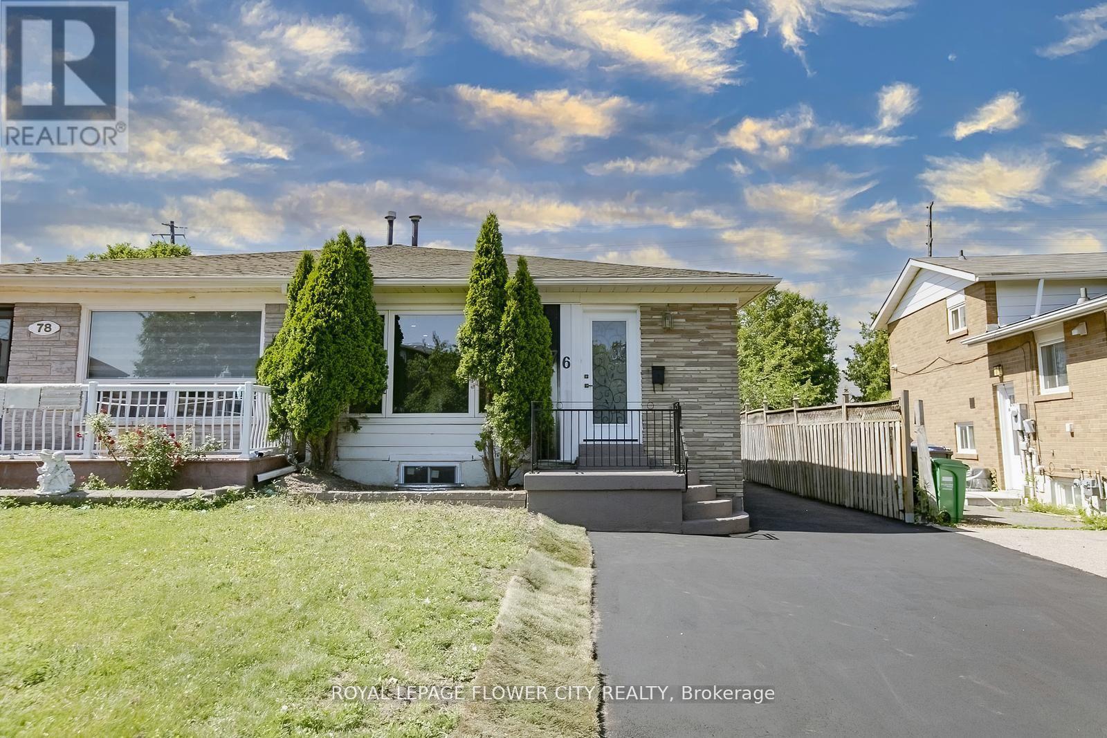 Photo 2 of 76 Northwood Drive, Brampton ON