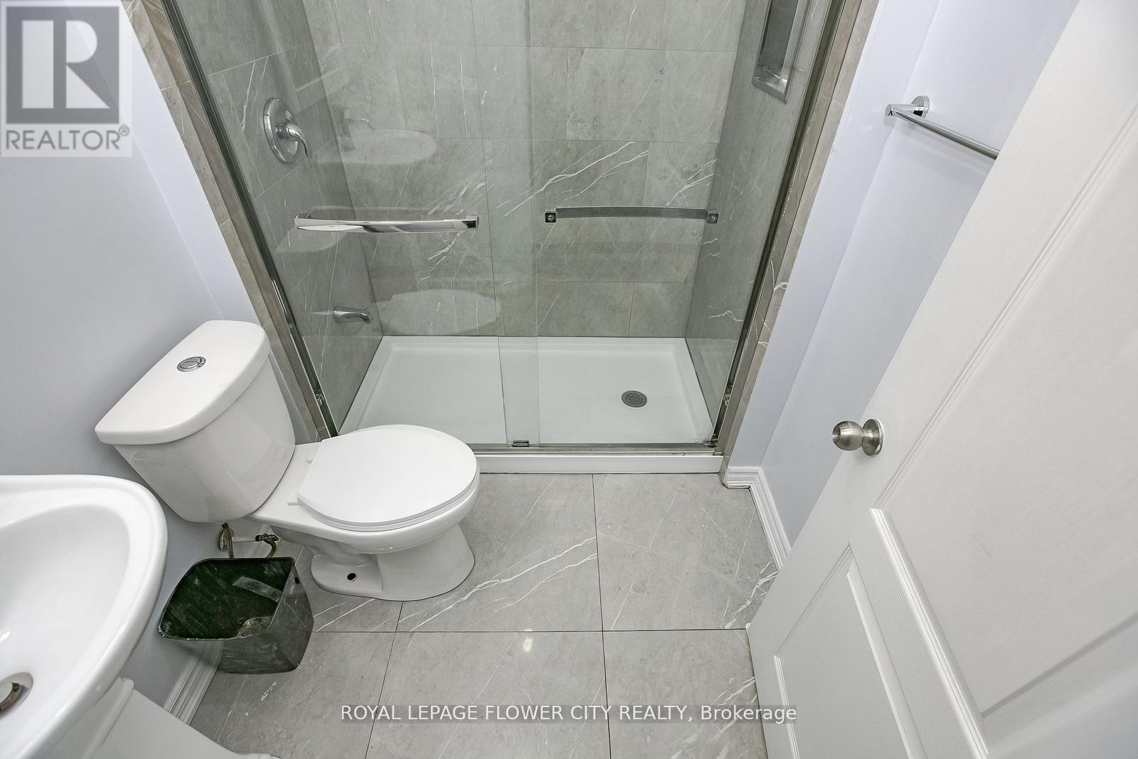 Photo 20 of 76 Northwood Drive, Brampton ON