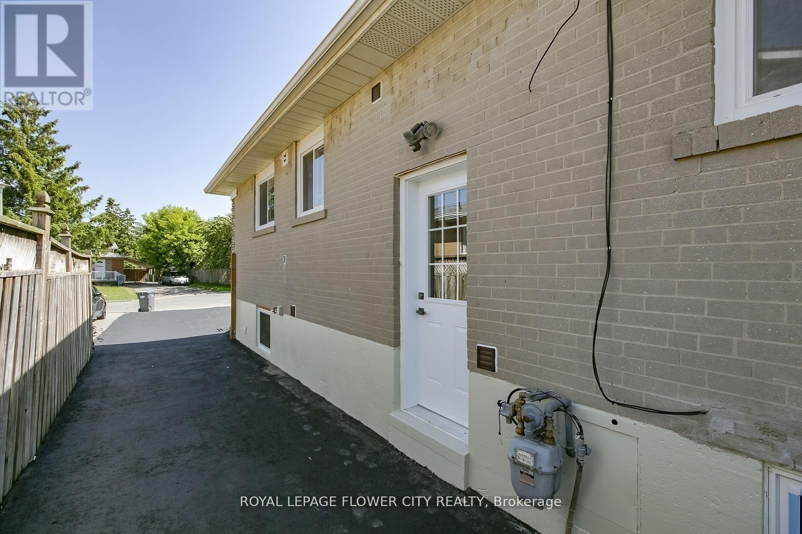 Photo 30 of 76 Northwood Drive, Brampton ON