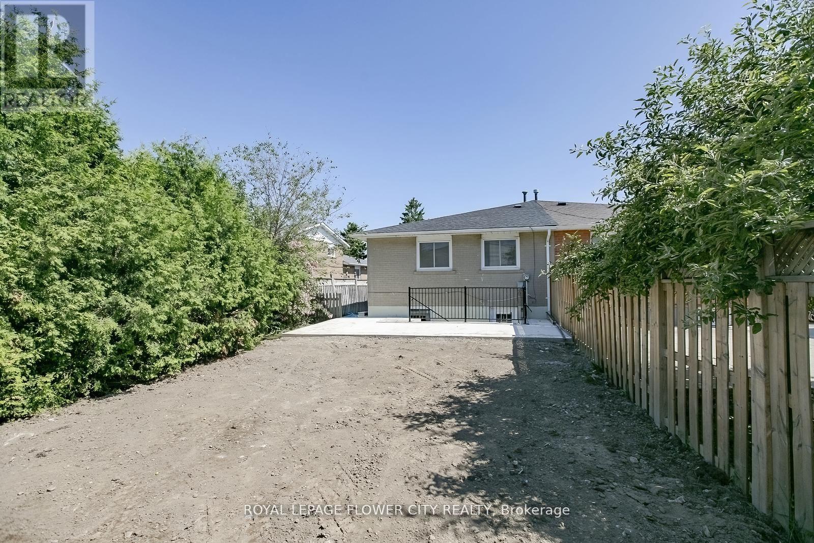 Photo 34 of 76 Northwood Drive, Brampton ON