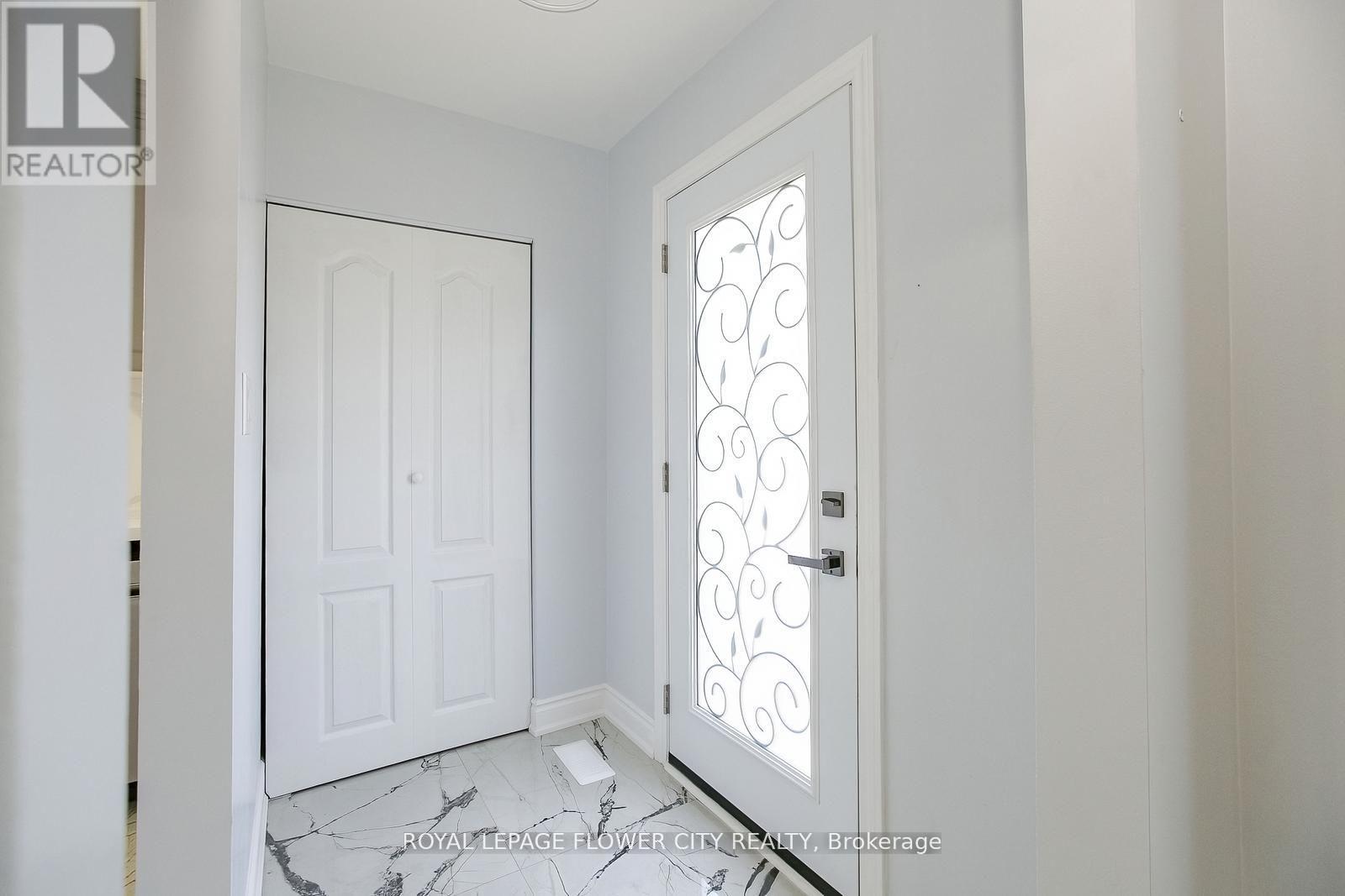 Photo 6 of 76 Northwood Drive, Brampton ON