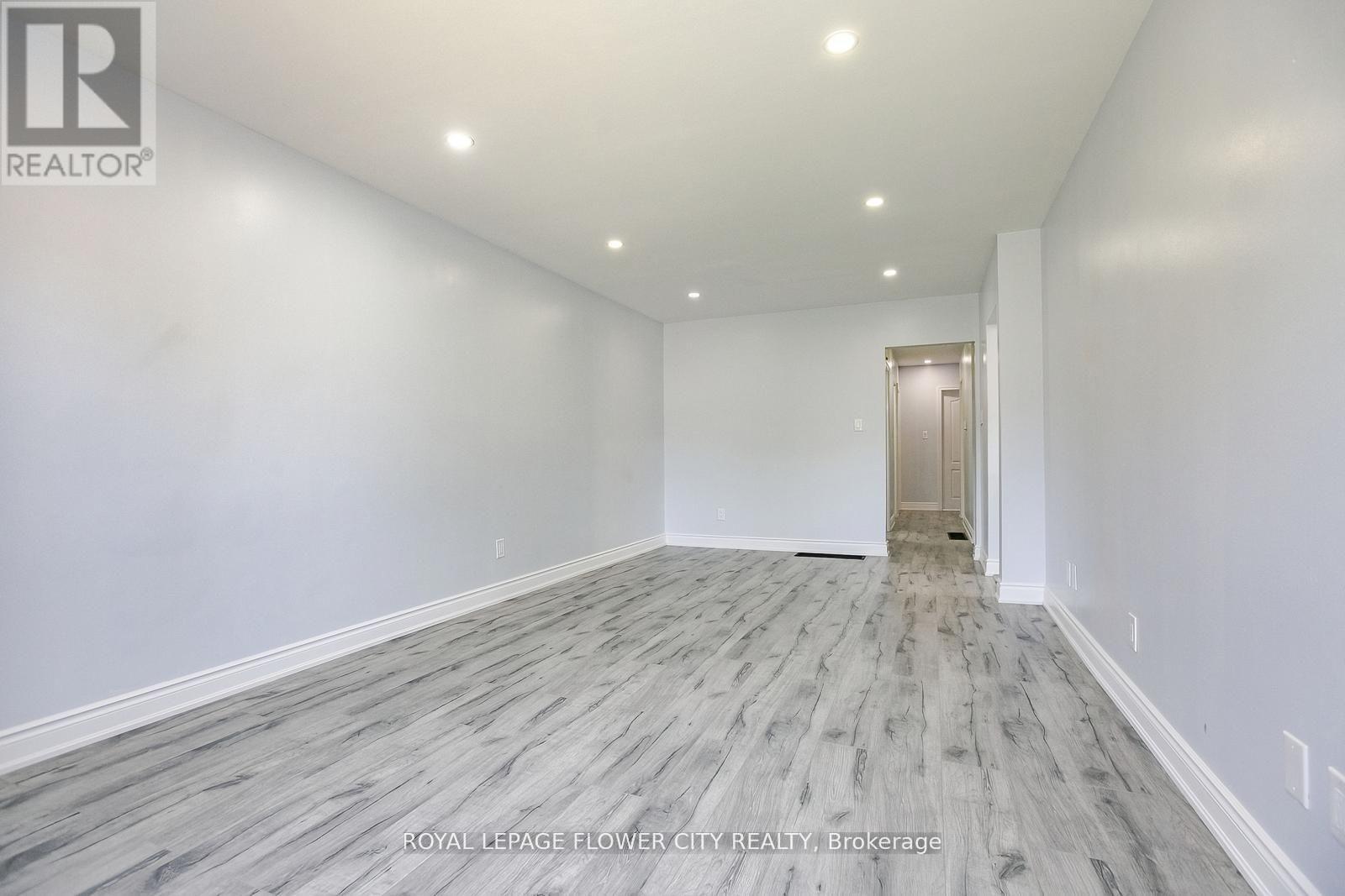 Photo 8 of 76 Northwood Drive, Brampton ON