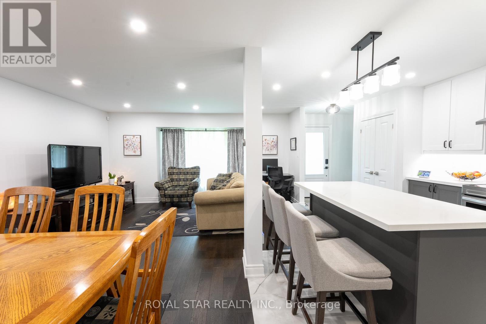 Photo 21 of 74 Glebe Crescent, Brampton ON