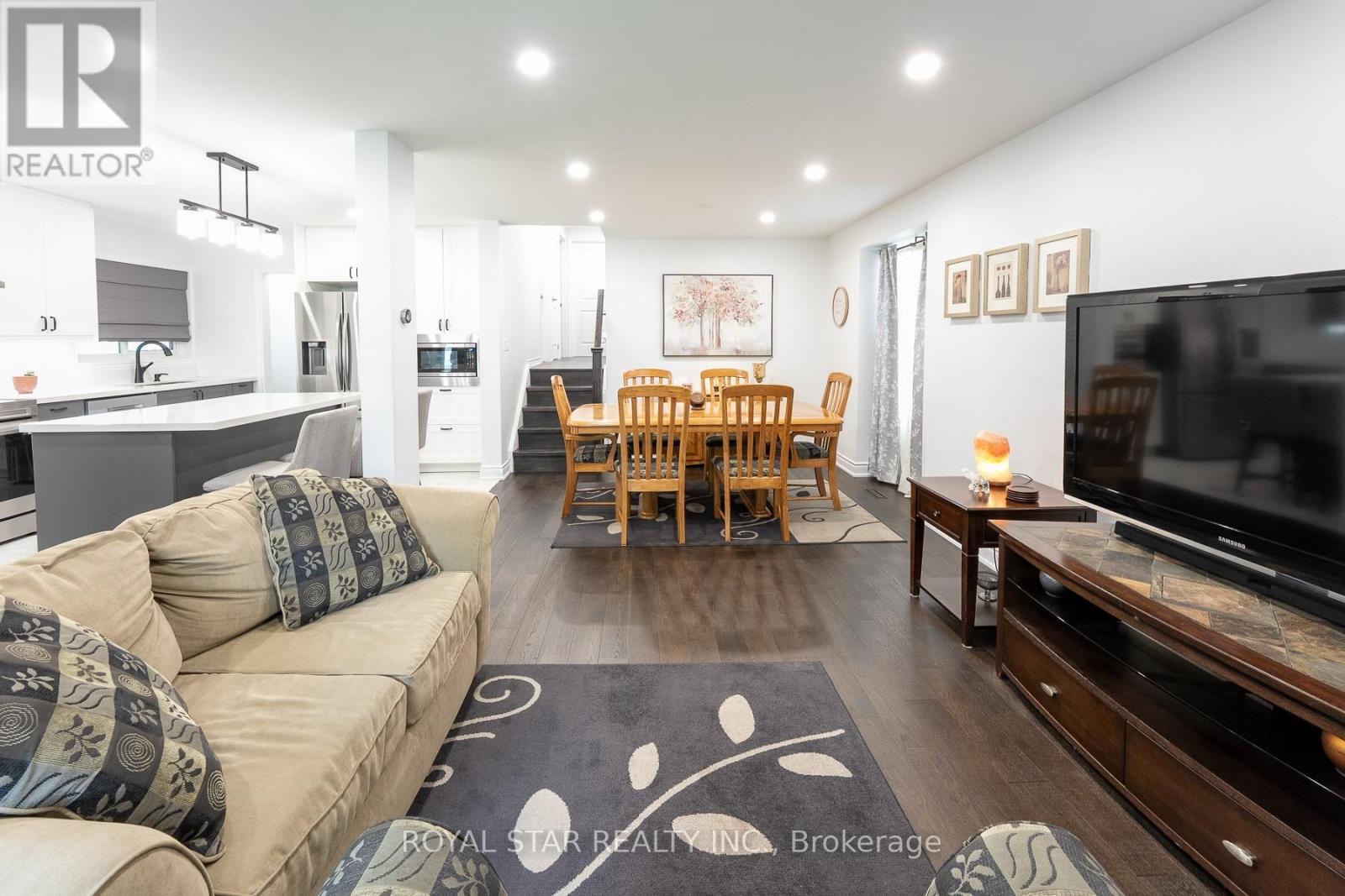 Photo 26 of 74 Glebe Crescent, Brampton ON
