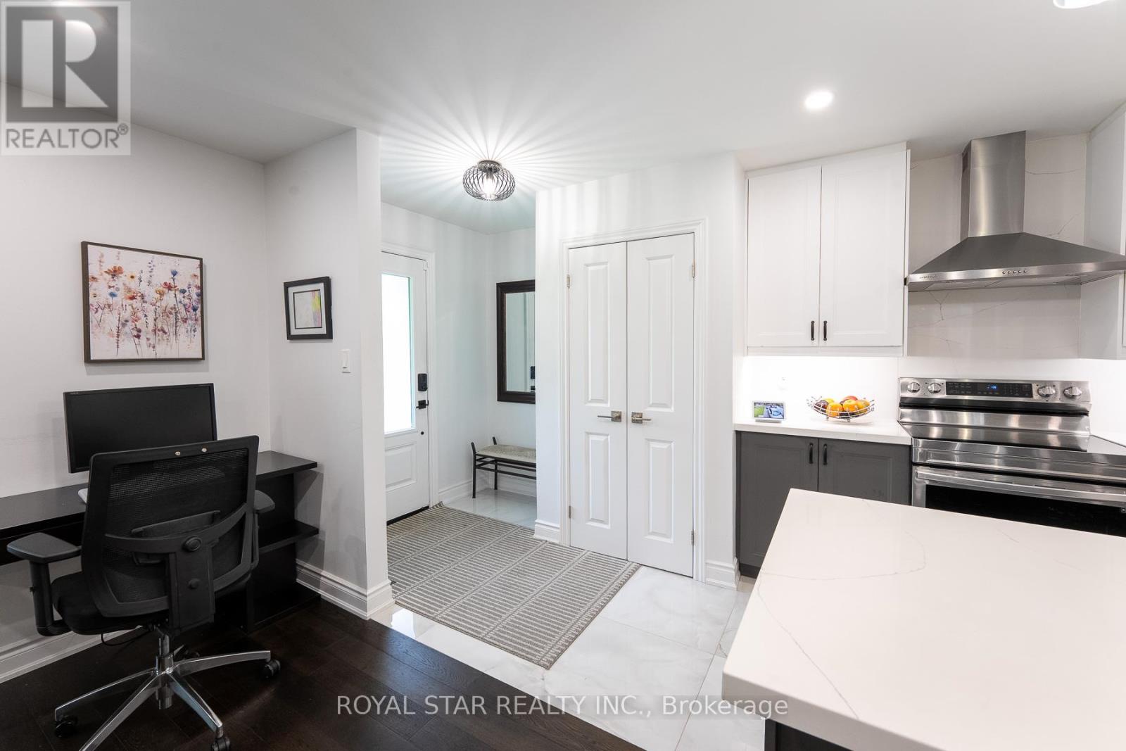 Photo 28 of 74 Glebe Crescent, Brampton ON