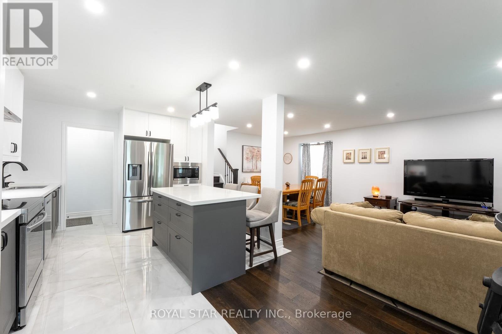 Photo 29 of 74 Glebe Crescent, Brampton ON