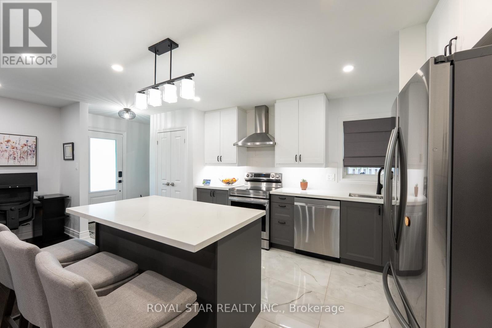 Photo 30 of 74 Glebe Crescent, Brampton ON