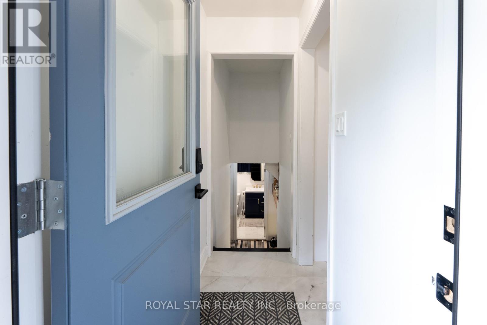 Photo 35 of 74 Glebe Crescent, Brampton ON