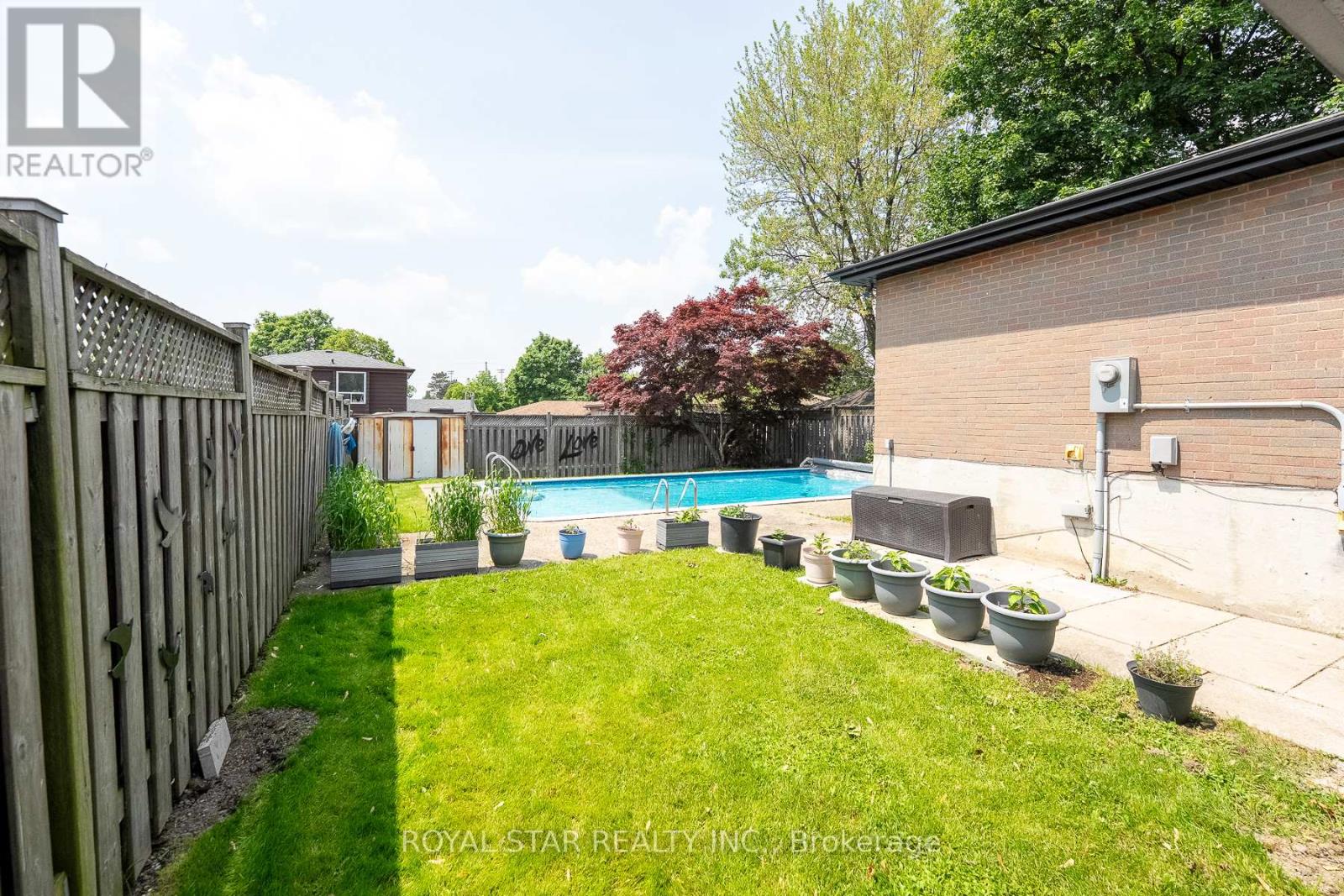 Photo 39 of 74 Glebe Crescent, Brampton ON