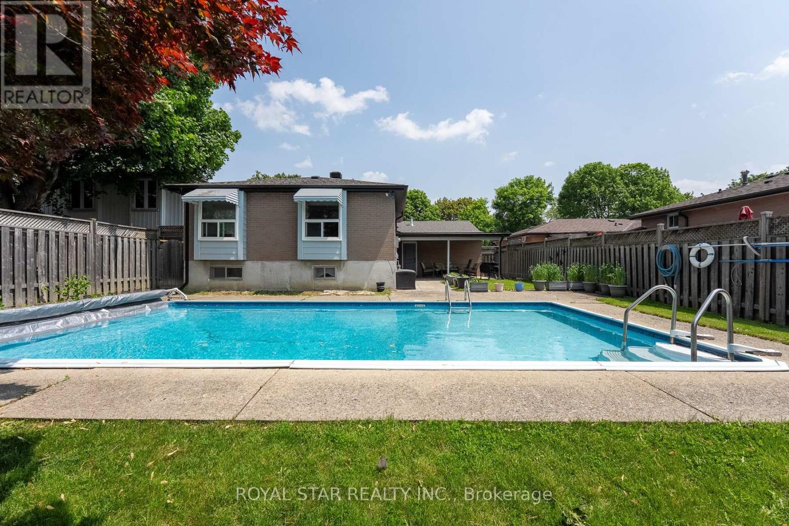 Photo 40 of 74 Glebe Crescent, Brampton ON