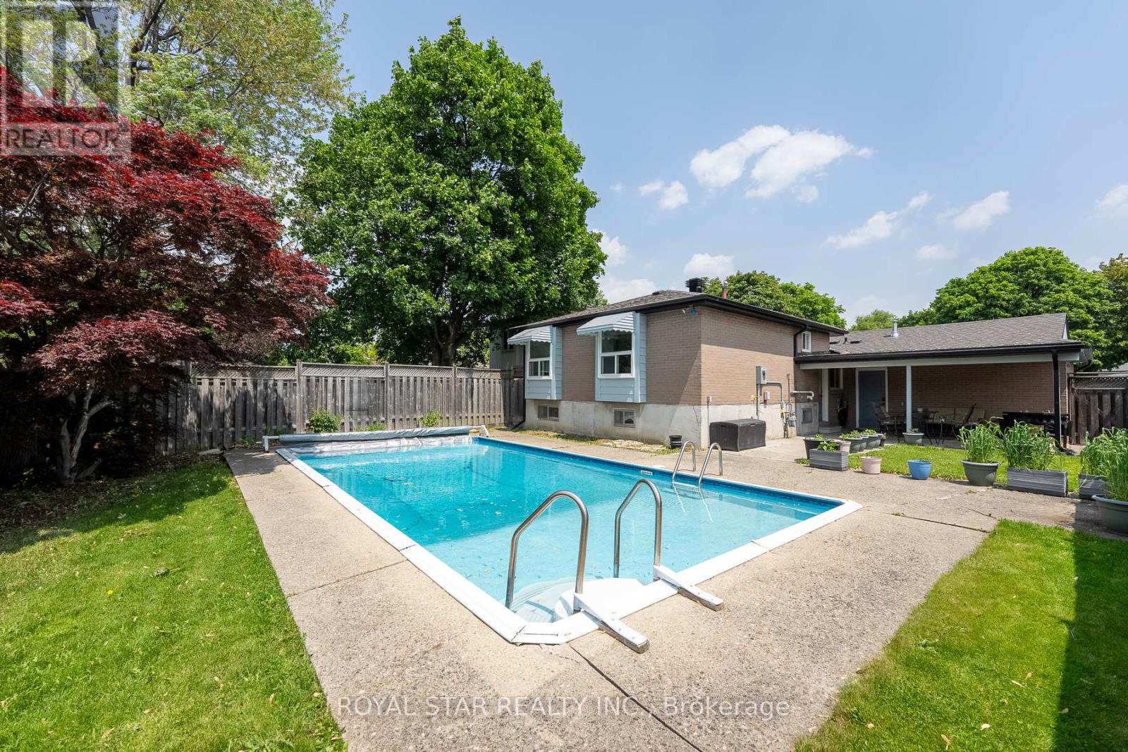 Photo 41 of 74 Glebe Crescent, Brampton ON