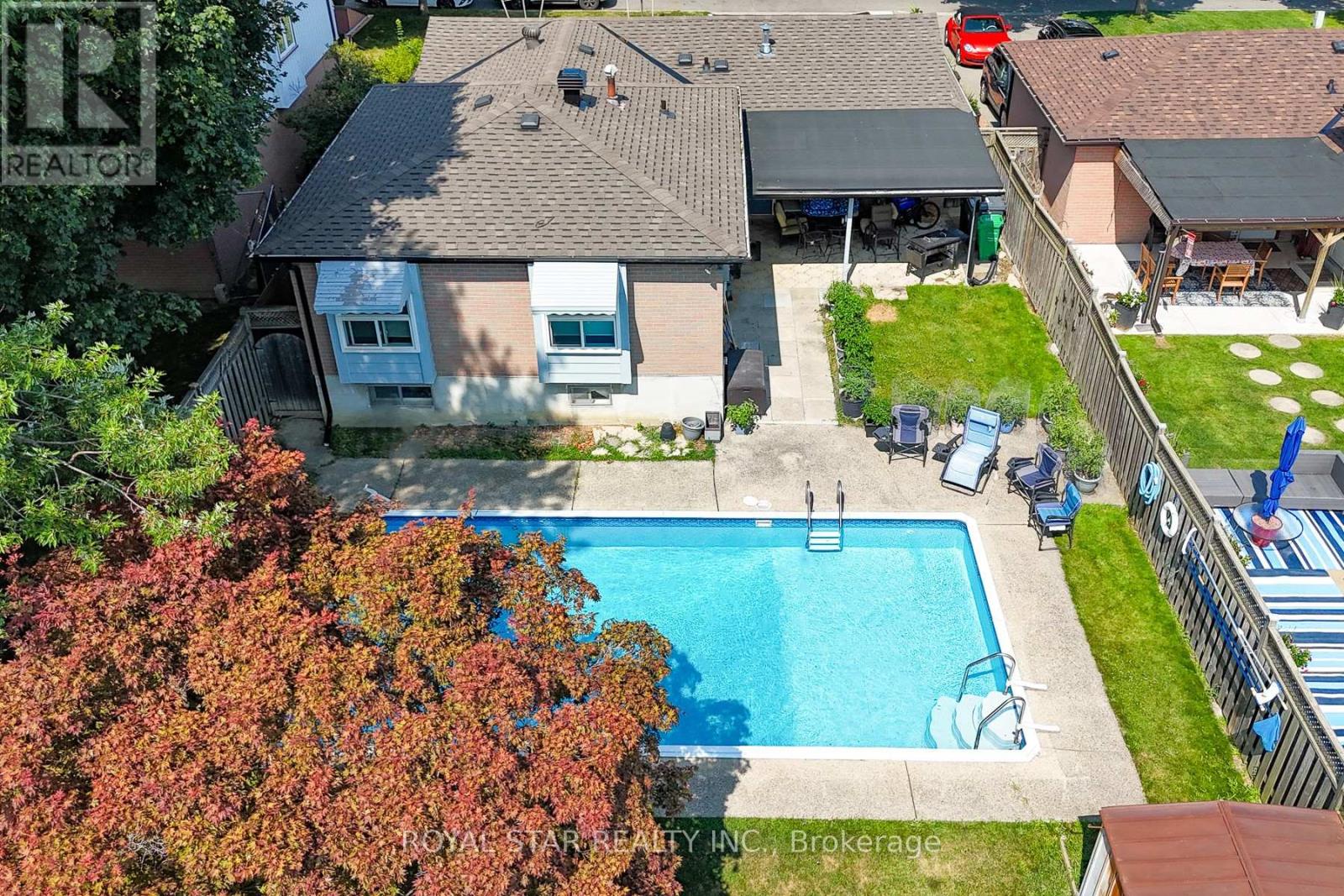 Photo 43 of 74 Glebe Crescent, Brampton ON