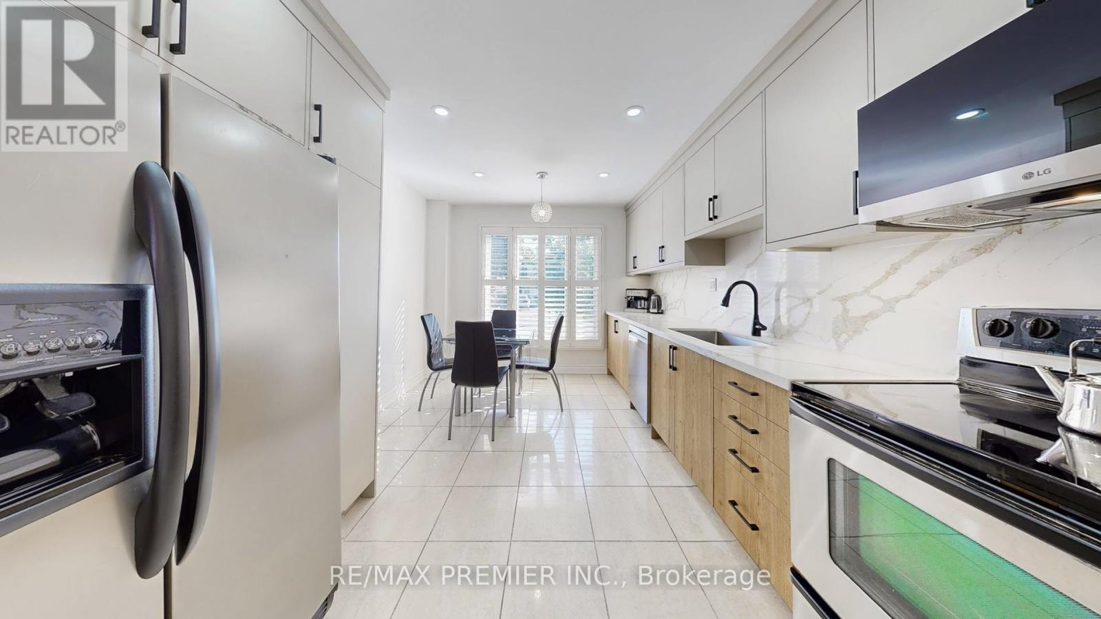 Photo 12 of 16 Magdalena Court, Toronto ON