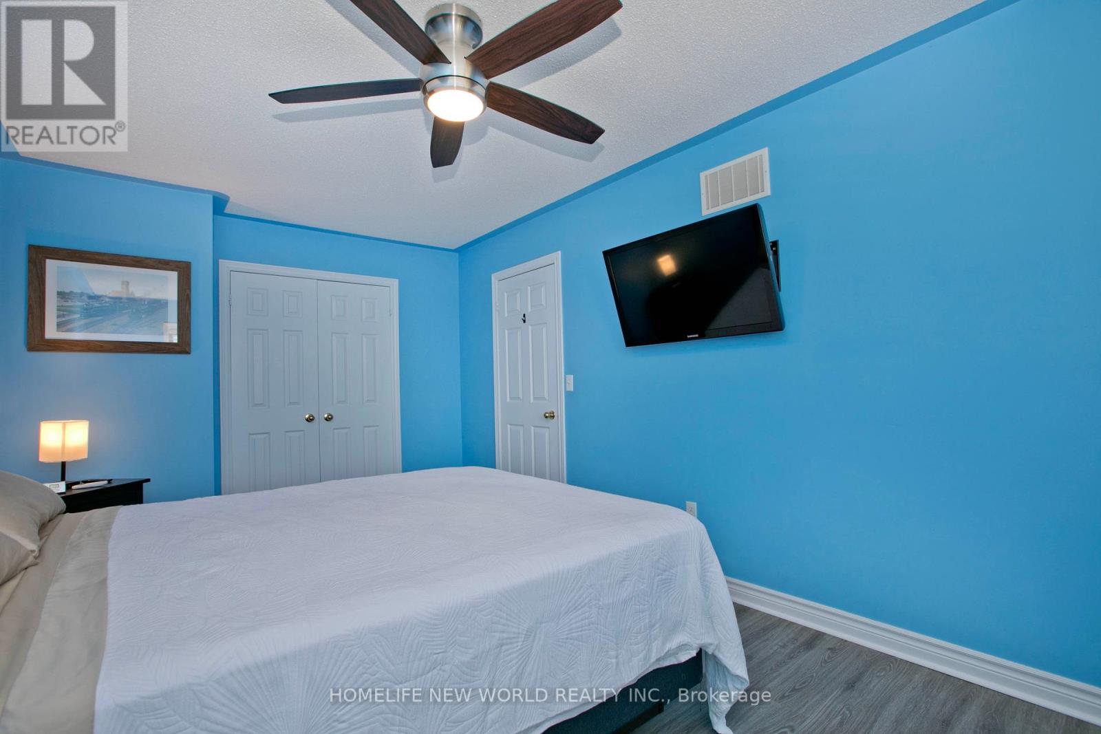 Photo 15 of 54 Brussels Avenue, Brampton ON