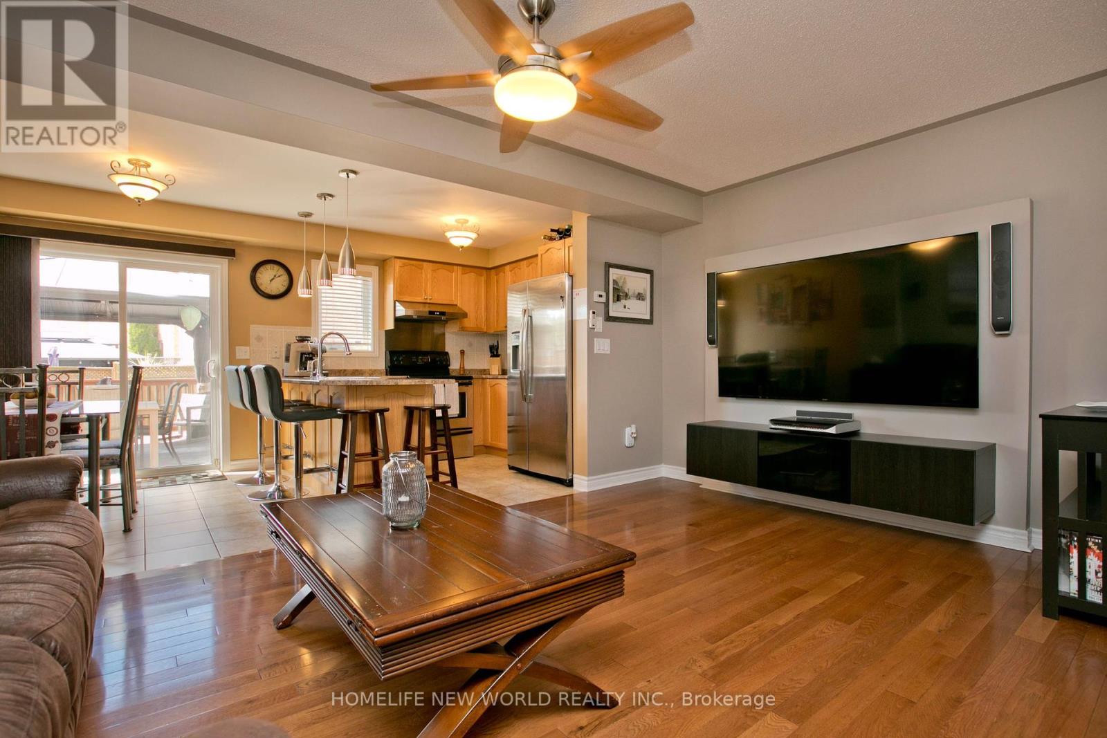 Photo 4 of 54 Brussels Avenue, Brampton ON