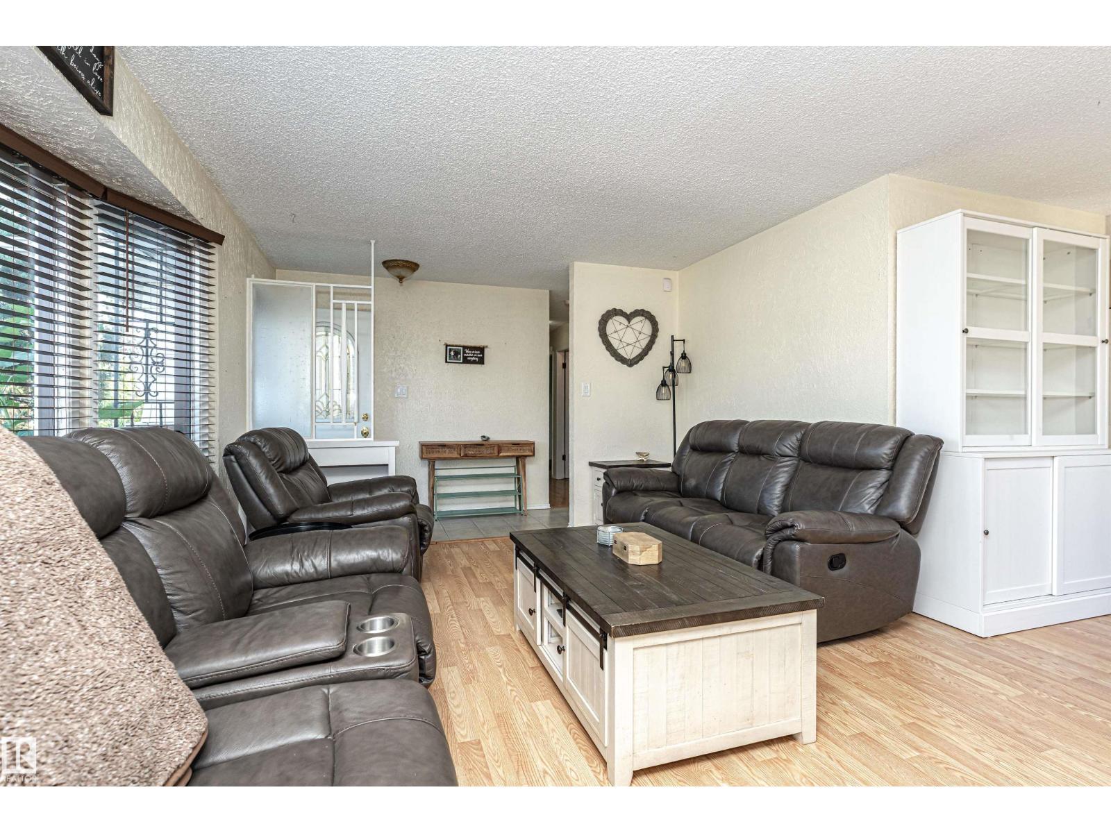 Photo 10 of 46 Graham Rd, Sherwood Park AB