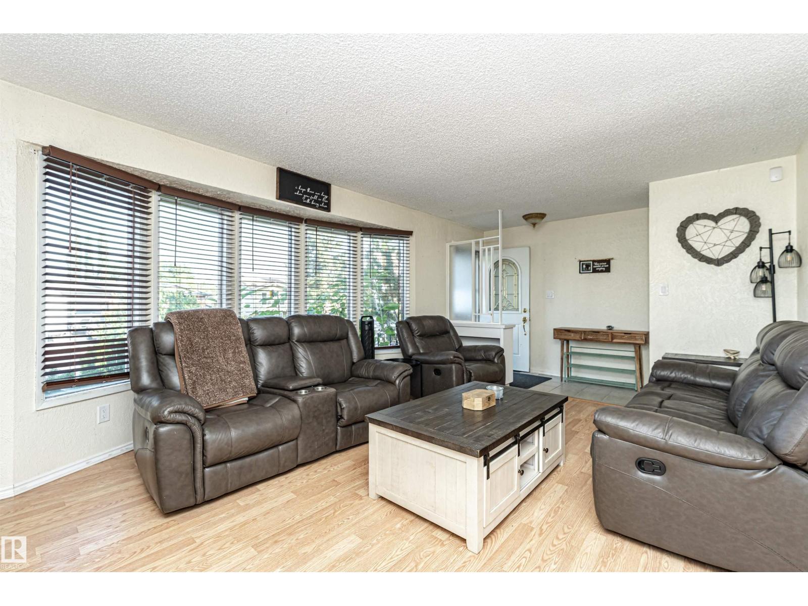 Photo 11 of 46 Graham Rd, Sherwood Park AB