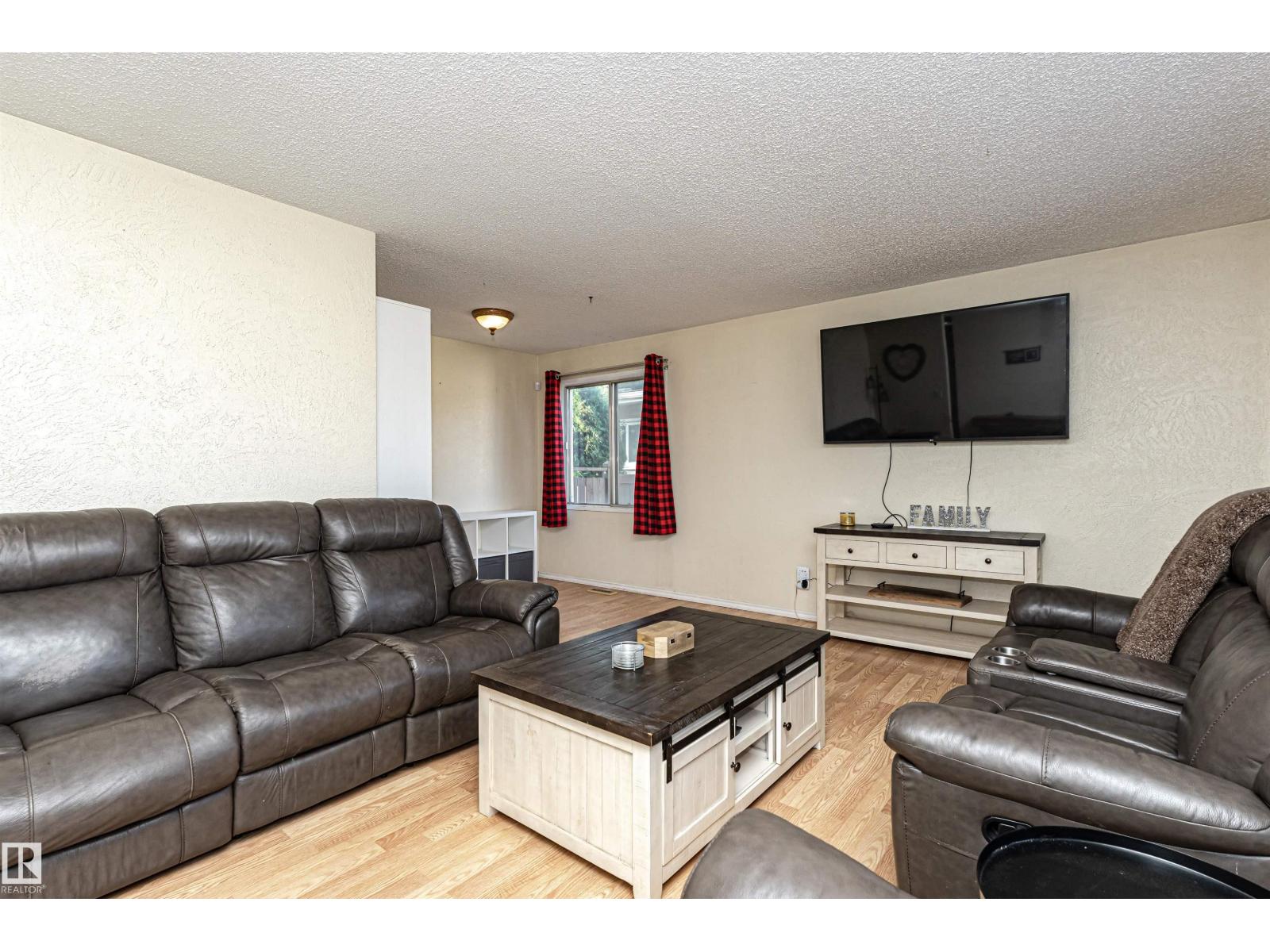 Photo 13 of 46 Graham Rd, Sherwood Park AB