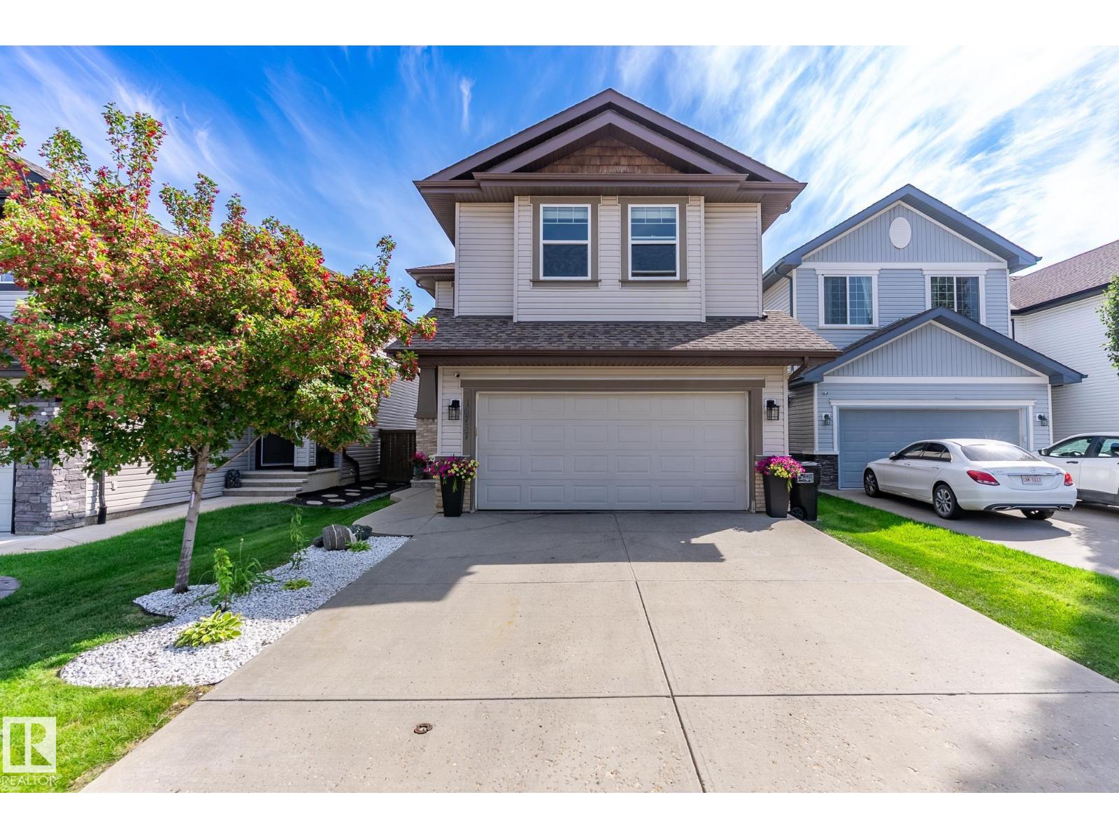 Photo 1 of 16737 58 B St Nw, Edmonton AB