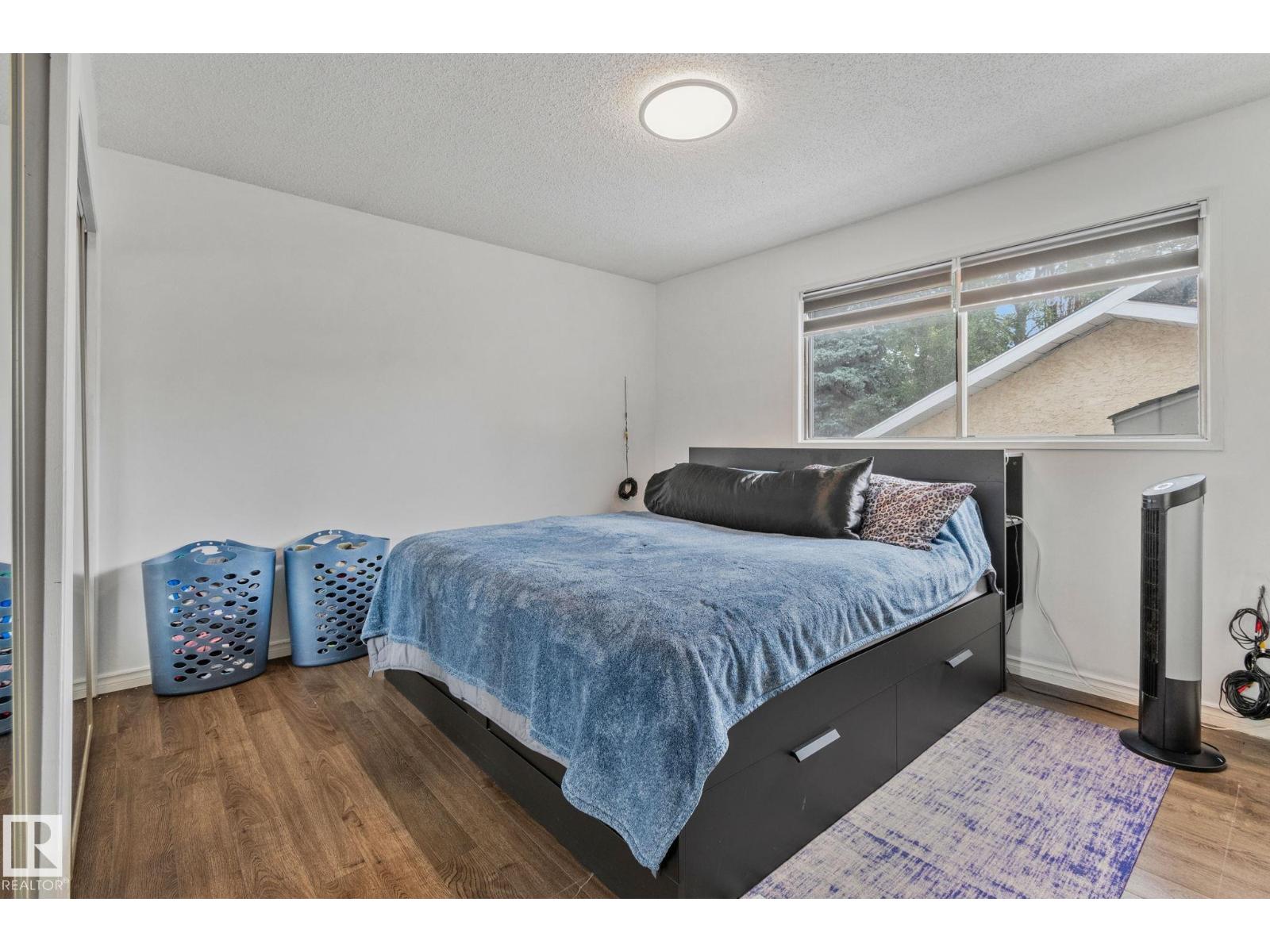 Photo 15 of 2051 49 A St Nw, Edmonton AB
