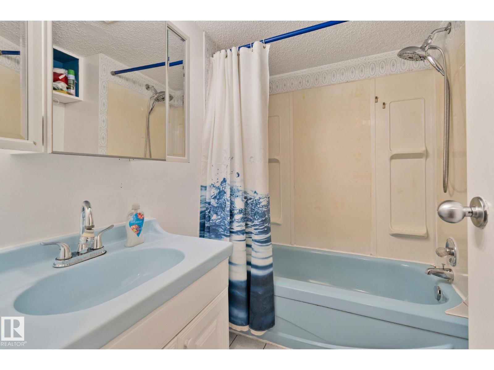 Photo 32 of 2051 49 A St Nw, Edmonton AB