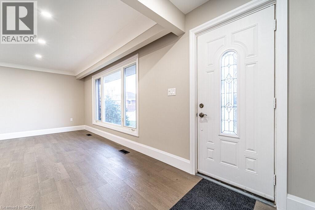 Photo 2 of 46 Cloke Court Unit Upper, Hamilton ON