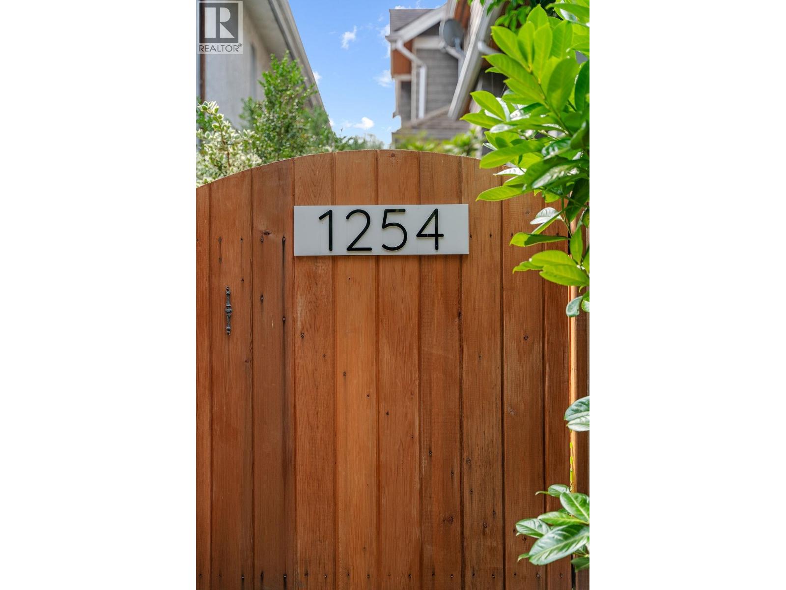 Photo 25 of 1254 E 11 Th Avenue, Vancouver BC