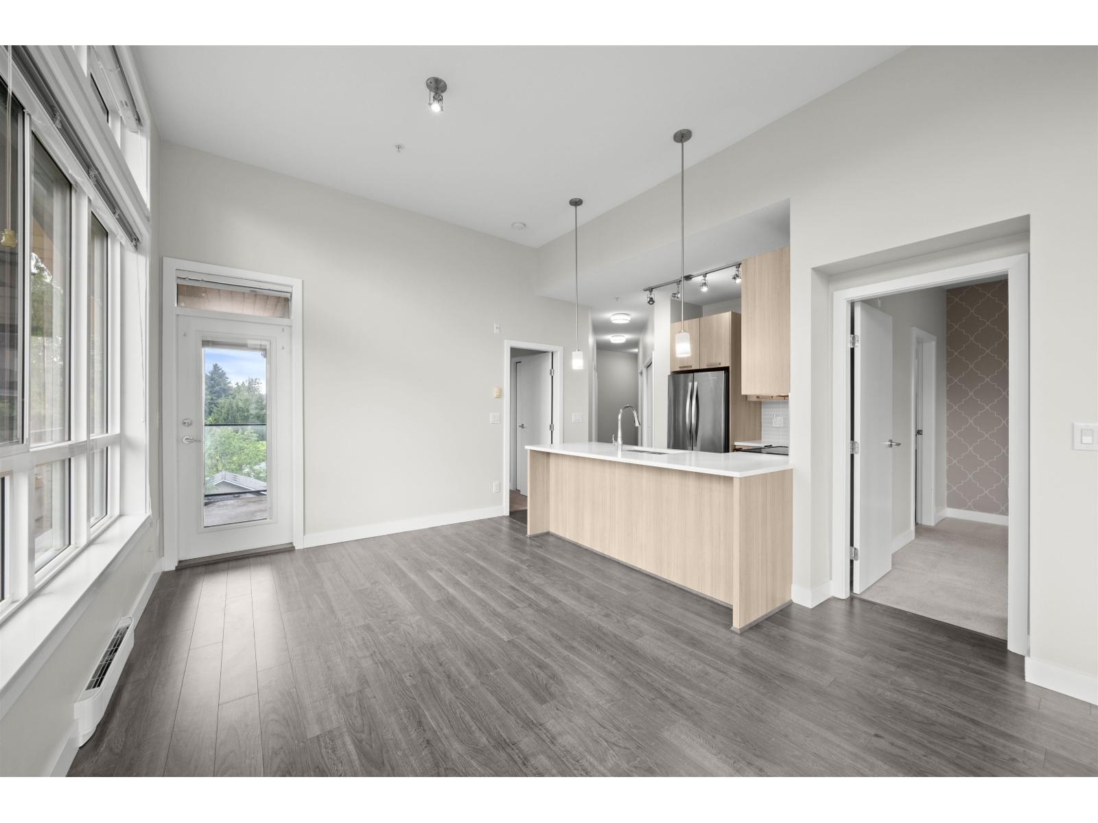 Photo 7 of 510 15388 105 Avenue, Surrey BC