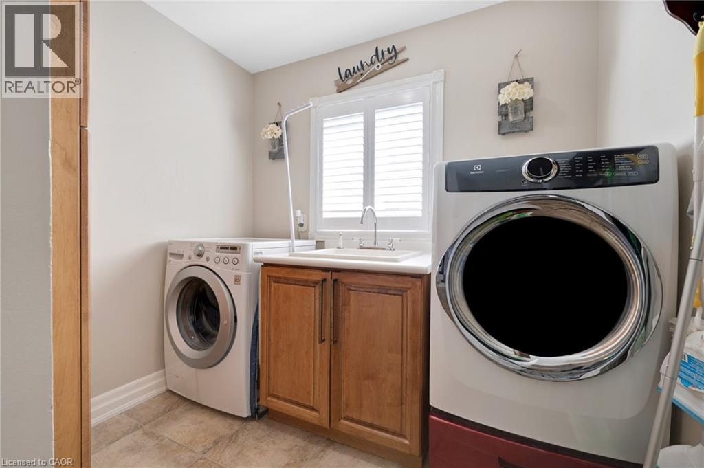Photo 17 of 477 Burnett Avenue, Cambridge ON