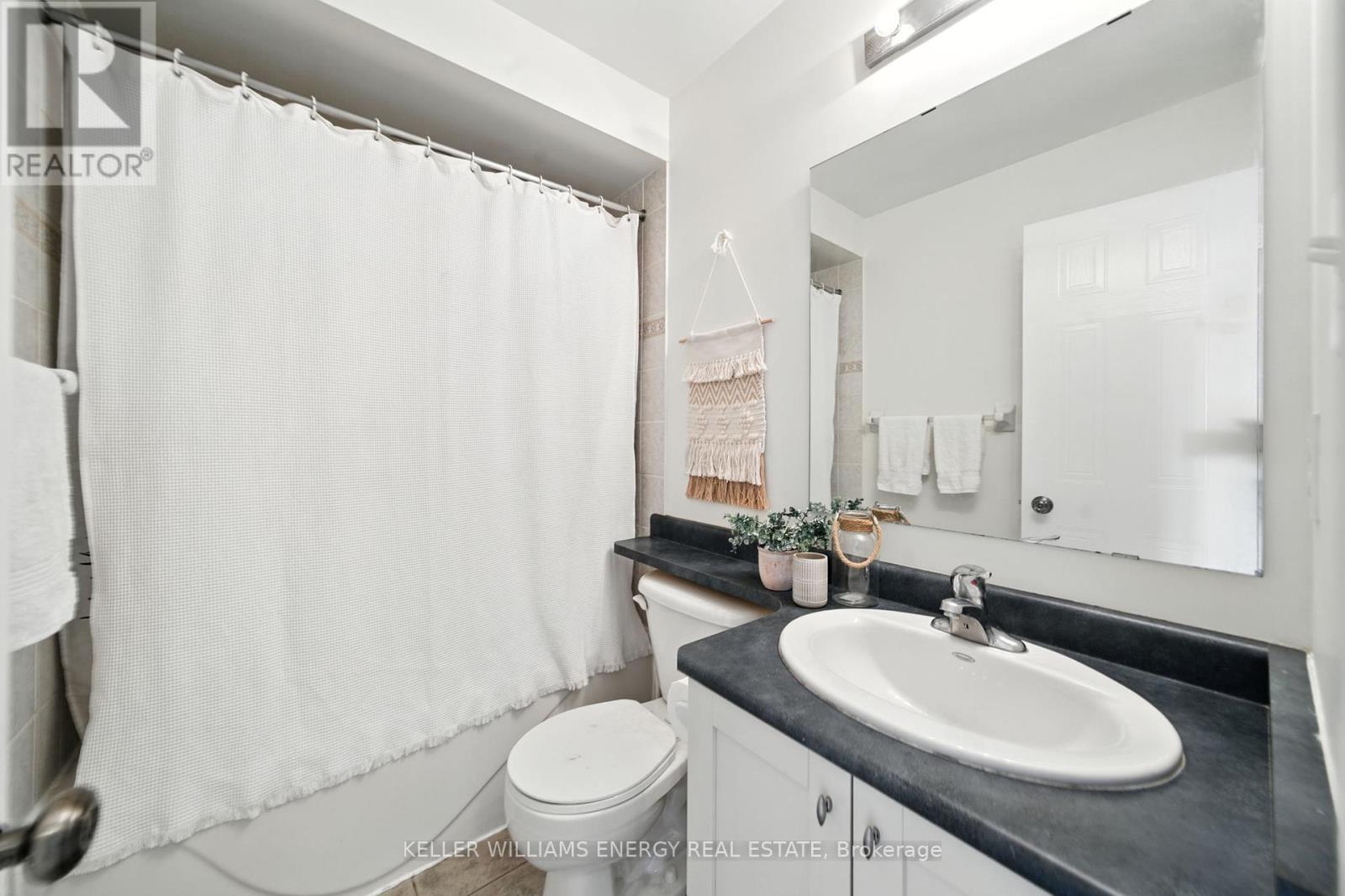 Photo 12 of 15 1790 Finch Avenue, Pickering ON