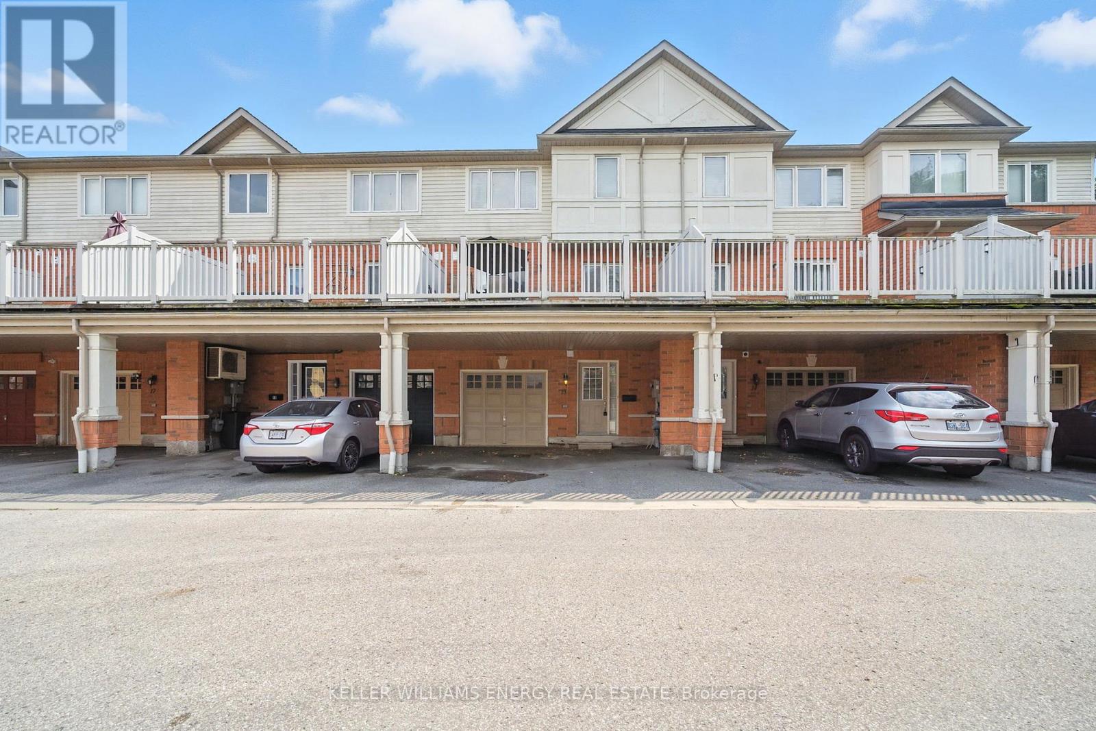 Photo 2 of 15 1790 Finch Avenue, Pickering ON
