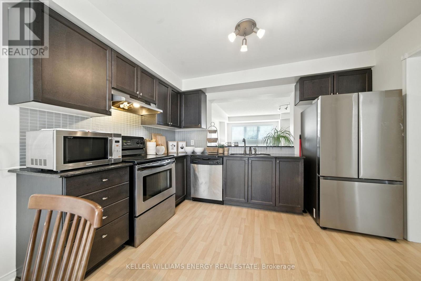 Photo 6 of 15 1790 Finch Avenue, Pickering ON