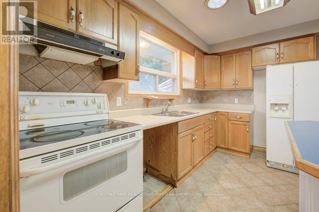 Photo 10 of 24 Mcgill Street, Welland ON