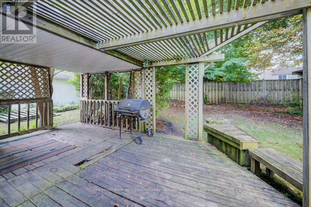 Photo 32 of 24 Mcgill Street, Welland ON