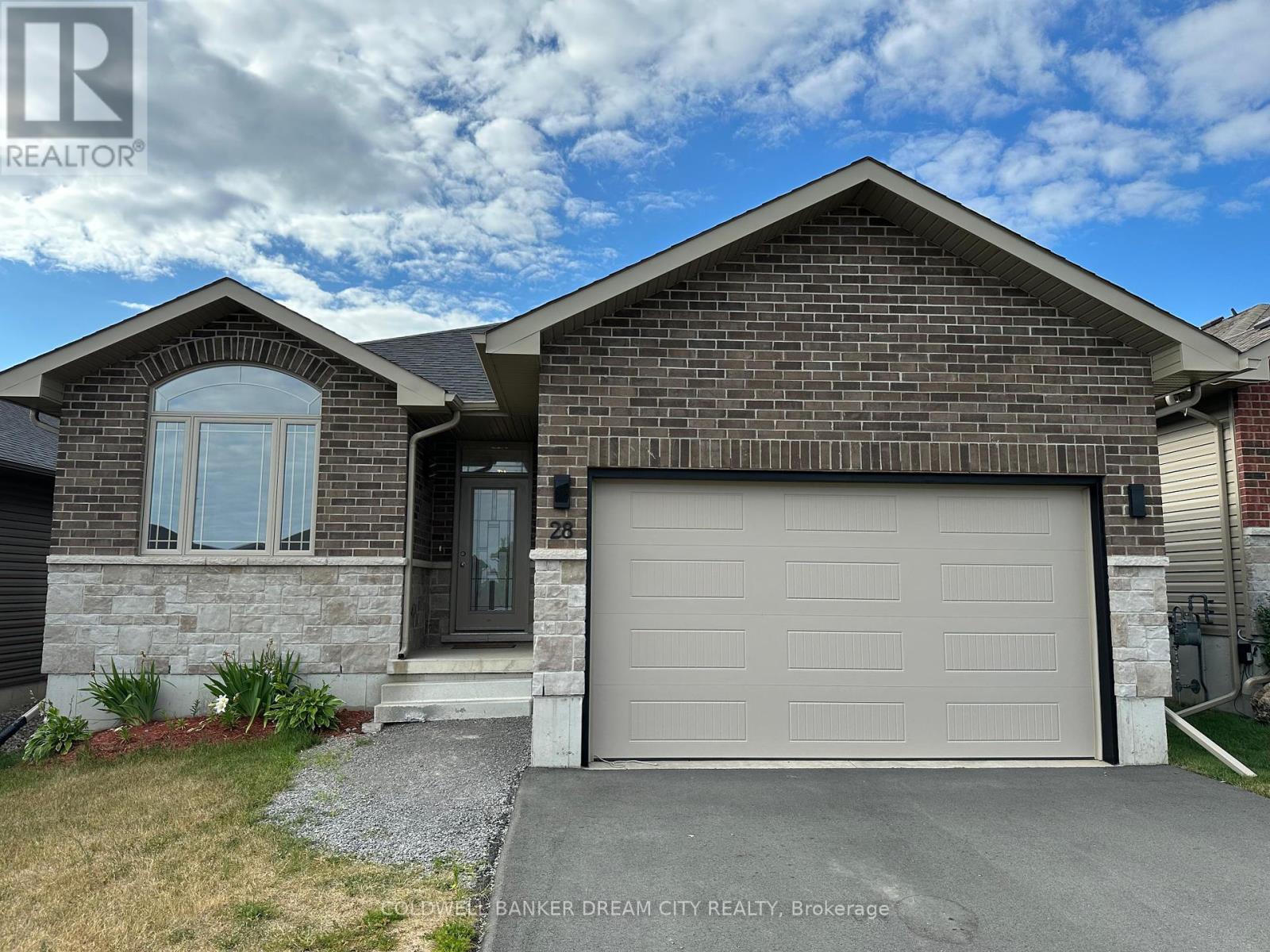 Photo 1 of 28 Matheos Crescent, Quinte West ON