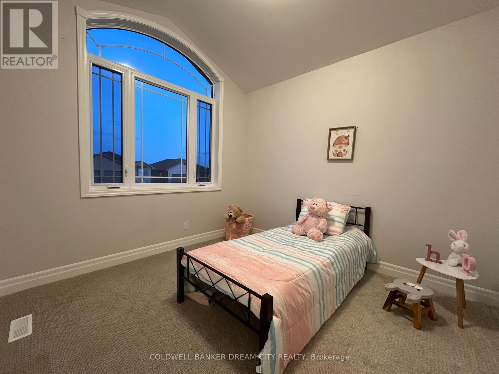 Photo 11 of 28 Matheos Crescent, Quinte West ON