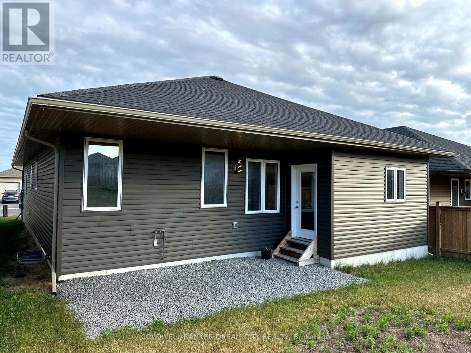 Photo 15 of 28 Matheos Crescent, Quinte West ON