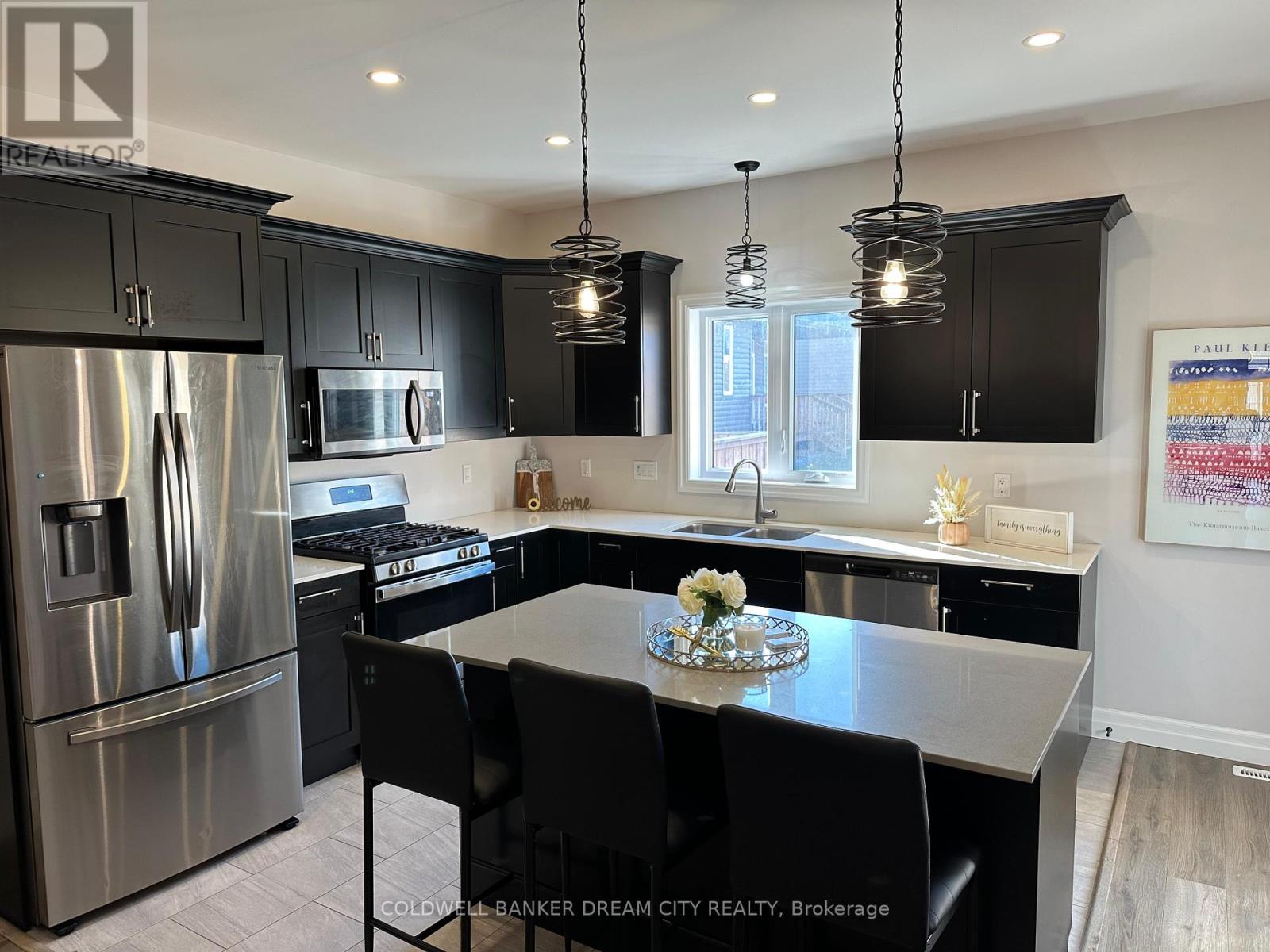 Photo 6 of 28 Matheos Crescent, Quinte West ON