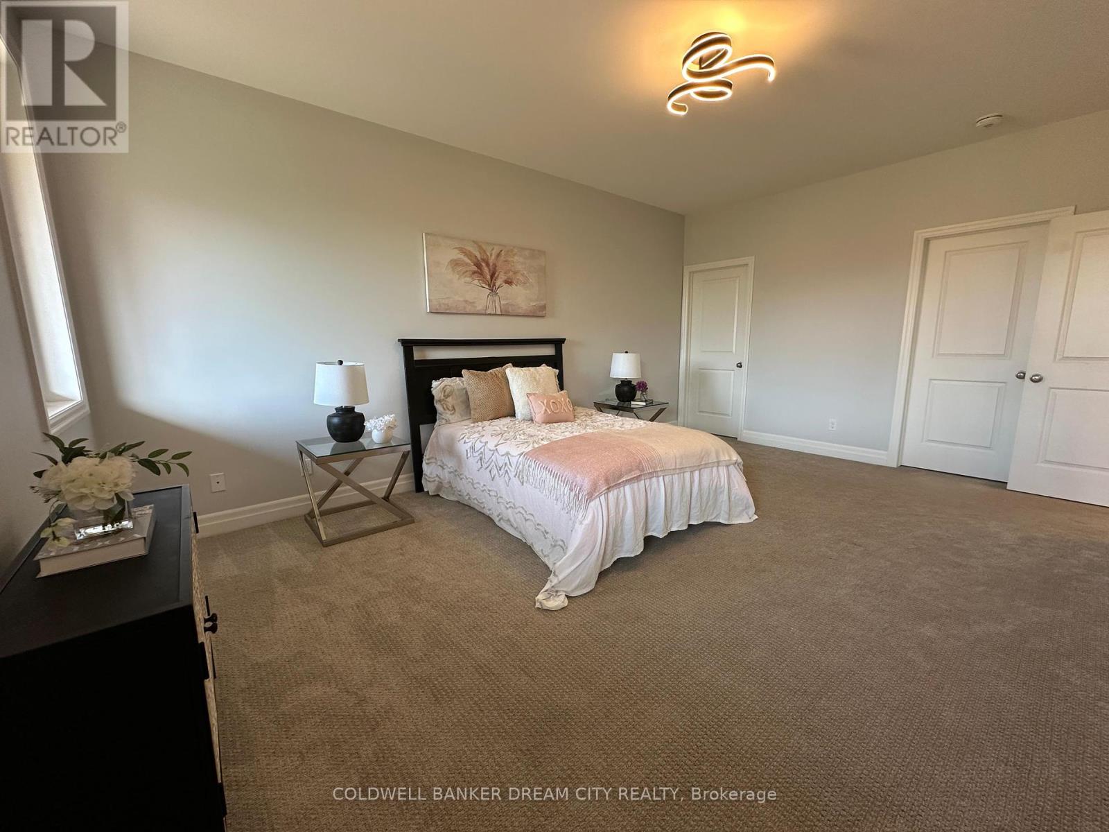 Photo 9 of 28 Matheos Crescent, Quinte West ON