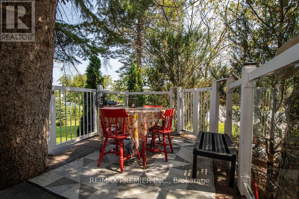 Photo 4 of 2704 Television Road, Dourodummer ON