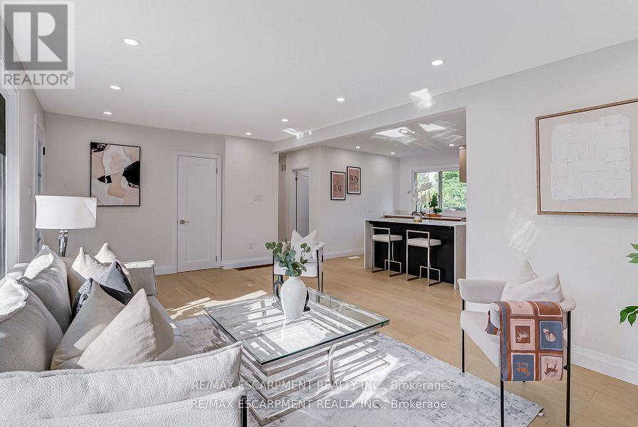 Photo 16 of 13 Skyland Drive, Hamilton ON