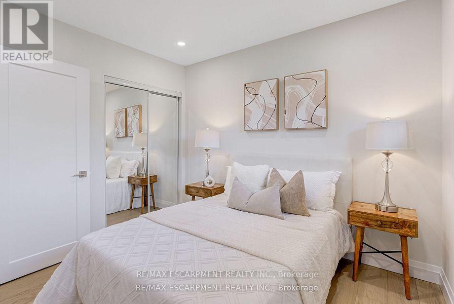 Photo 21 of 13 Skyland Drive, Hamilton ON
